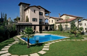 Грандиозный проект комплекса вилл в районе Бююкчекмедже (СТЕ093)