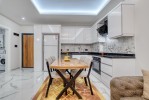 Квартира с дизайнерской мебелью и ремонтом в районе Каргыджак (BT050)